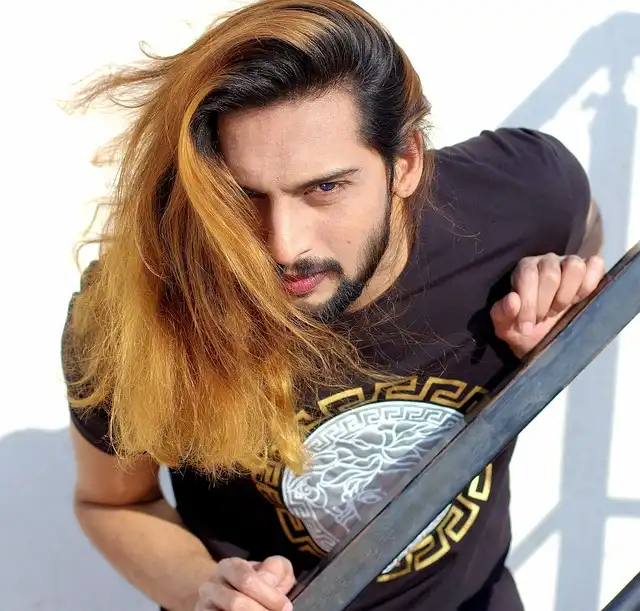 Donald Sutherland Memoir Dispute: Penguin Random House Sues Production Company