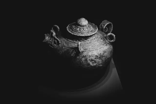 WWII Spies: Uncovering Greece’s Hidden Treasures