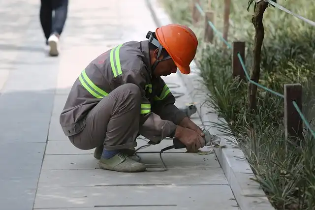 West Hollywood Water Main Break Damages Businesses & Closes Streets